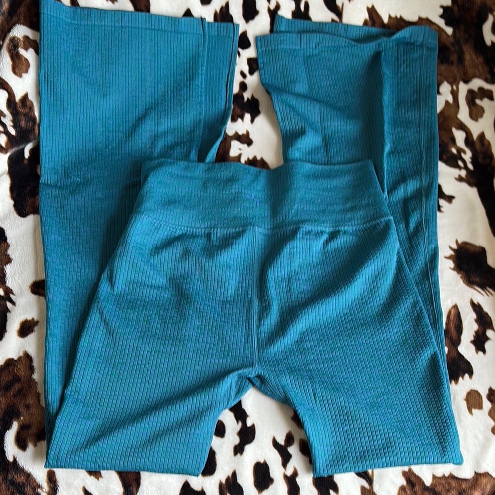 women’s teal JoyLab flare leggings